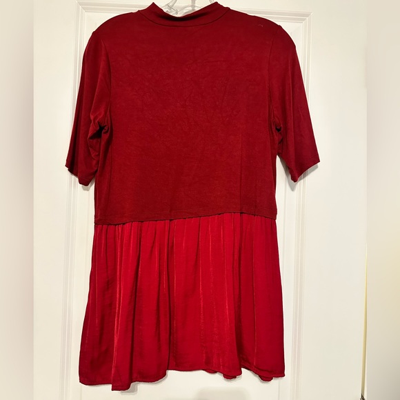 A Pea in the Pod Maternity Top perfect for Christmas! - Picture 5 of 6